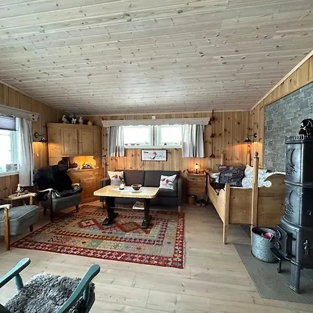 Holiday home I Naturskjonne Javnlie Skammestein